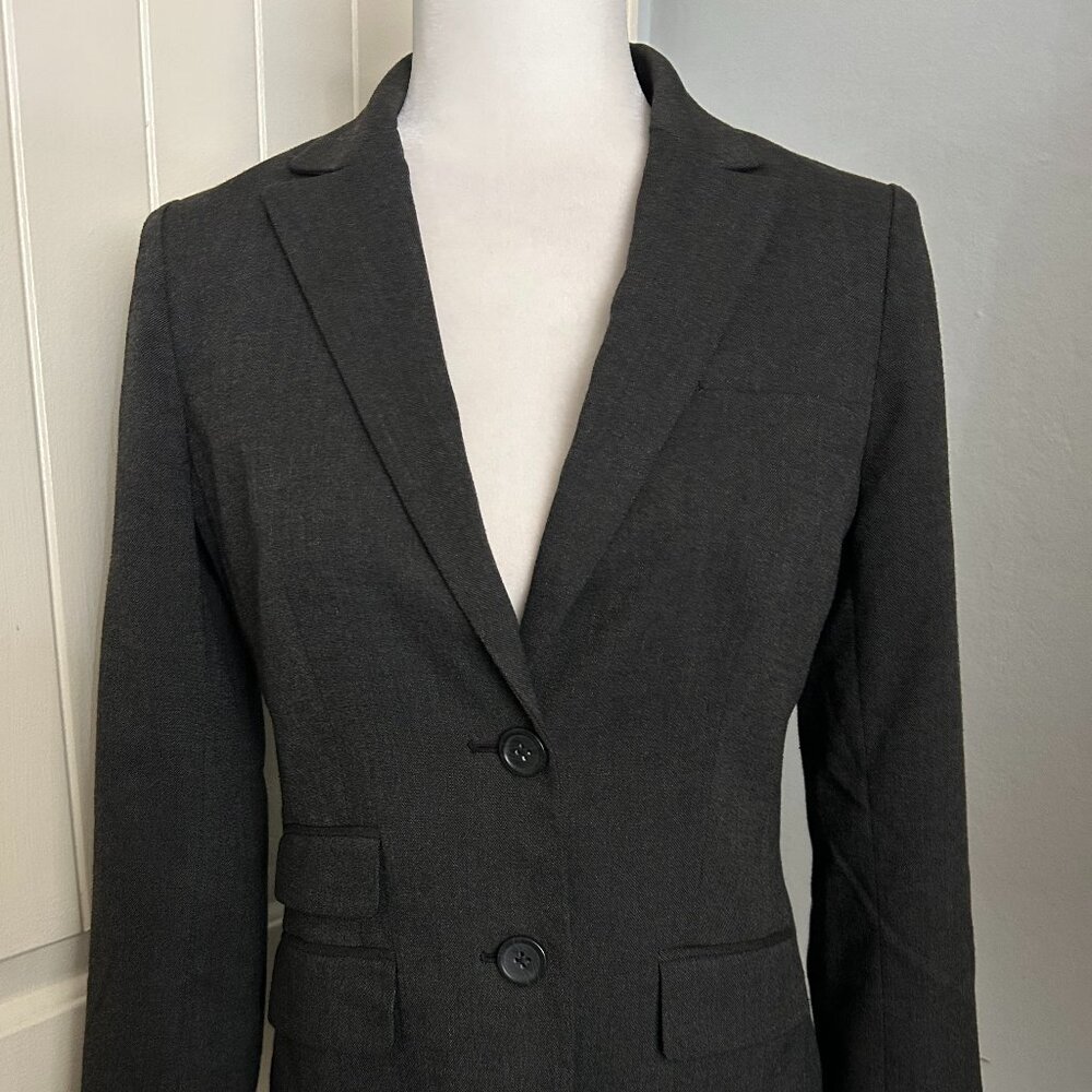 Banana Republic Factory Women's Fully Lined Gray Two-Button Blazer Size 4